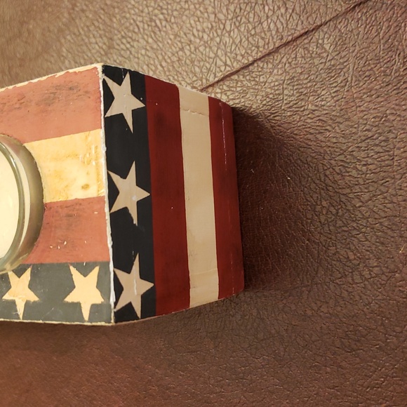 Coldwater Creek Patriotic Candle Holder with Stars and Stripes - Picture 6 of 11
